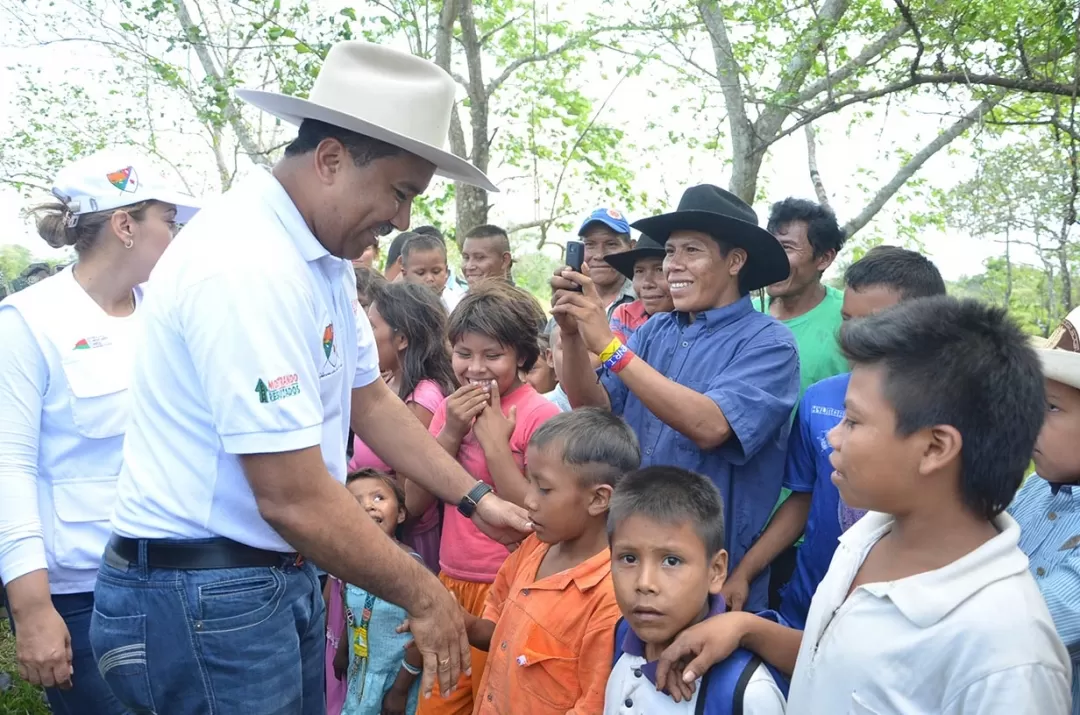 Habitantes del corregimiento de Cañas Bravas recibieron a gobernador del departamento de Arauca.